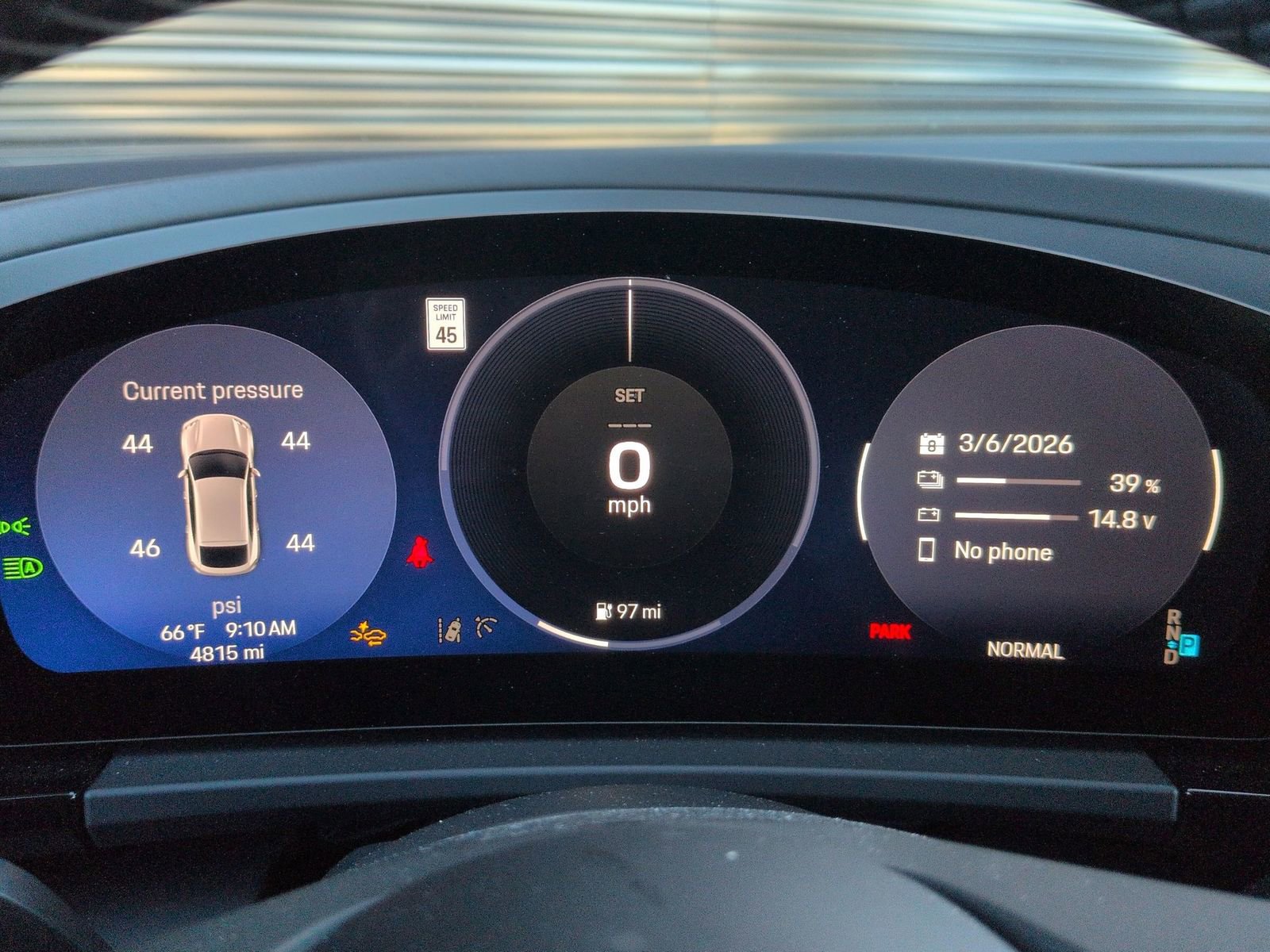 Certified 2025 Porsche Macan 4 Electric image 17