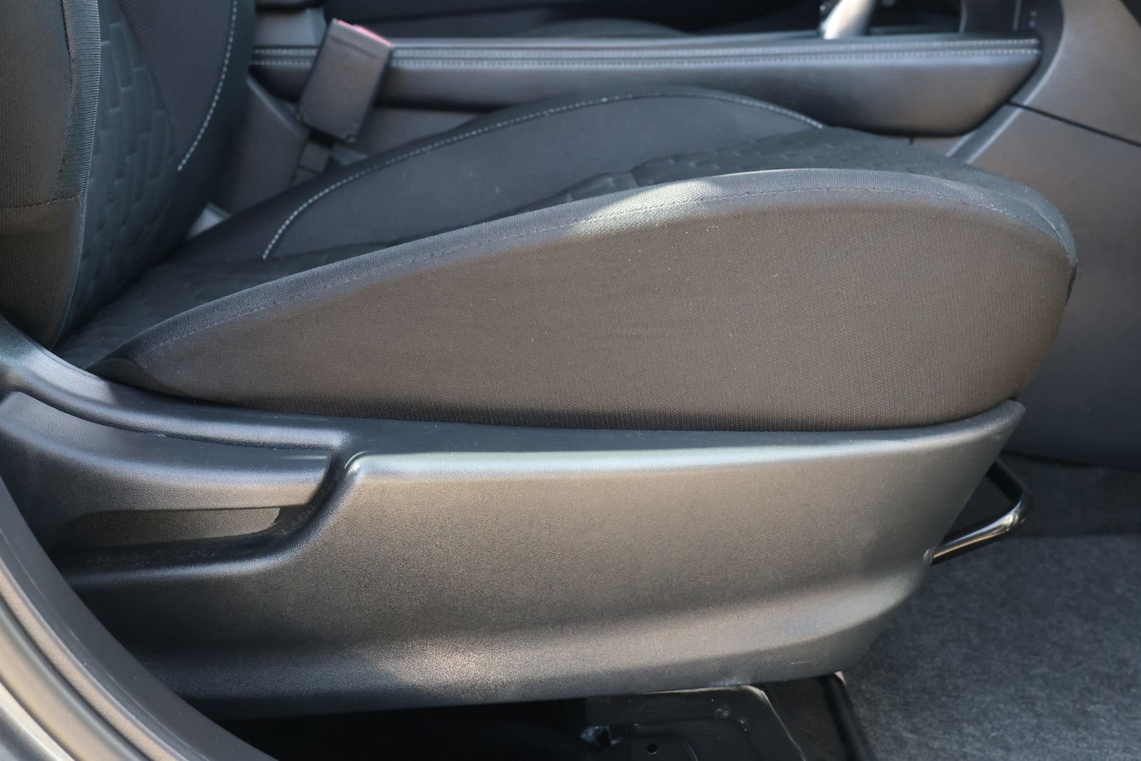 Used 2022 Nissan Kicks SV image 28