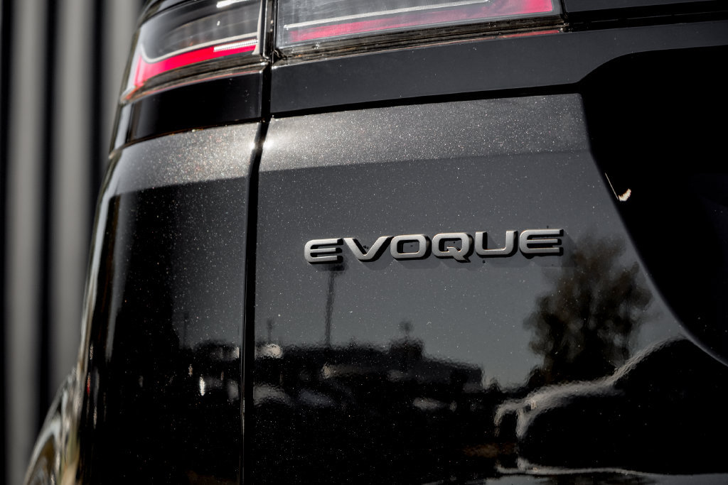 New 2026 Land Rover Range Rover Evoque Hoxton AWD/4WD image 8