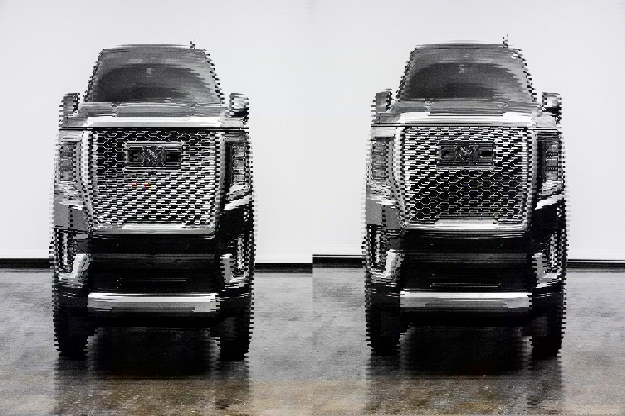 Used 2023 GMC Yukon Denali w/ Denali Reserve Package image 3