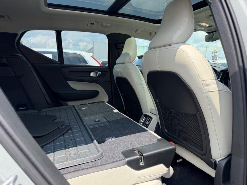 Certified 2026 Volvo XC40 B5 Plus AWD/4WD image 11
