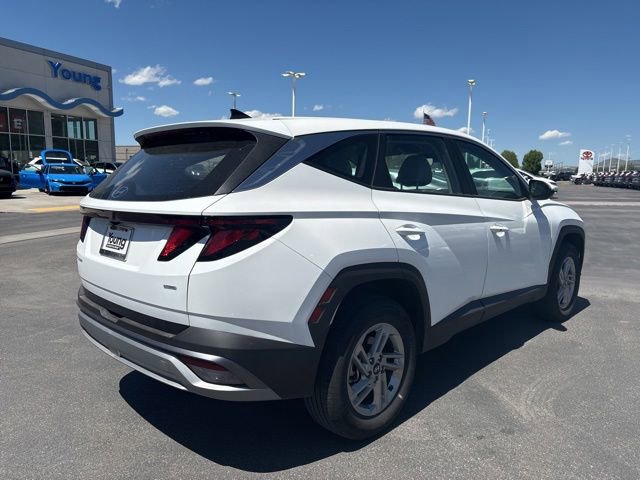 Used 2025 Hyundai Tucson SE AWD/4WD image 3