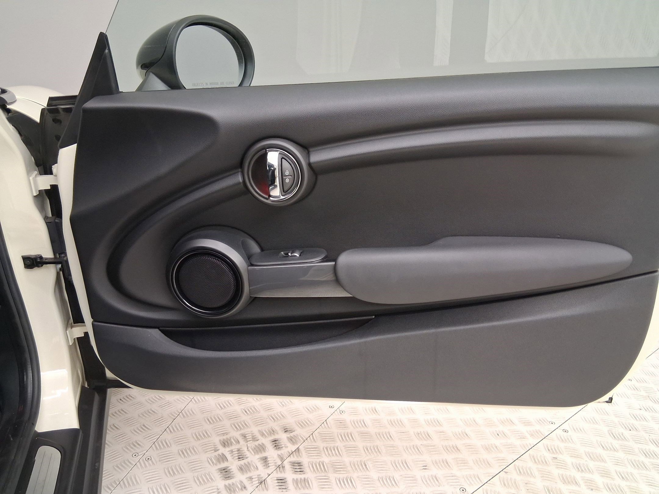 Certified 2015 MINI Cooper 2-Door Hardtop image 20