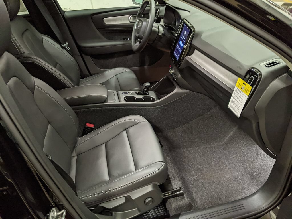 New 2026 Volvo XC40 B5 Core w/ Climate Package AWD/4WD image 22