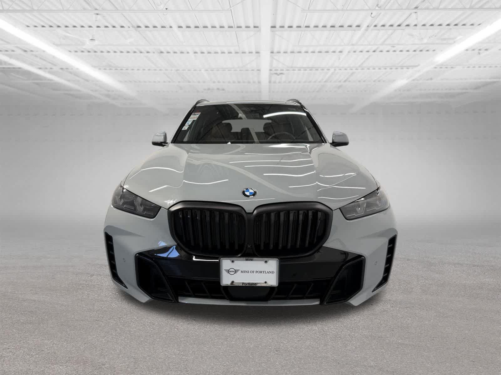 Used 2024 BMW X5 xDrive40i w/ M Sport Package AWD/4WD image 8