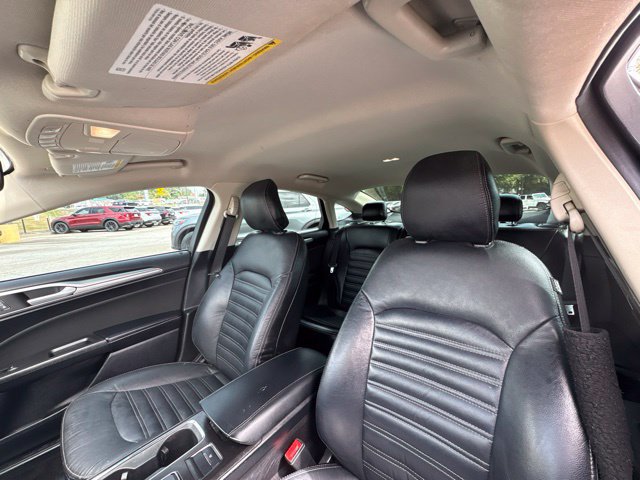 Used 2019 Ford Fusion SE FWD image 30