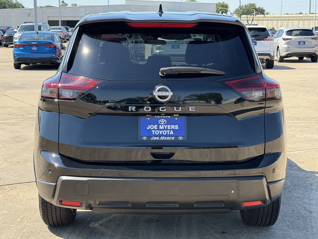 Used 2025 Nissan Rogue SV FWD image 8