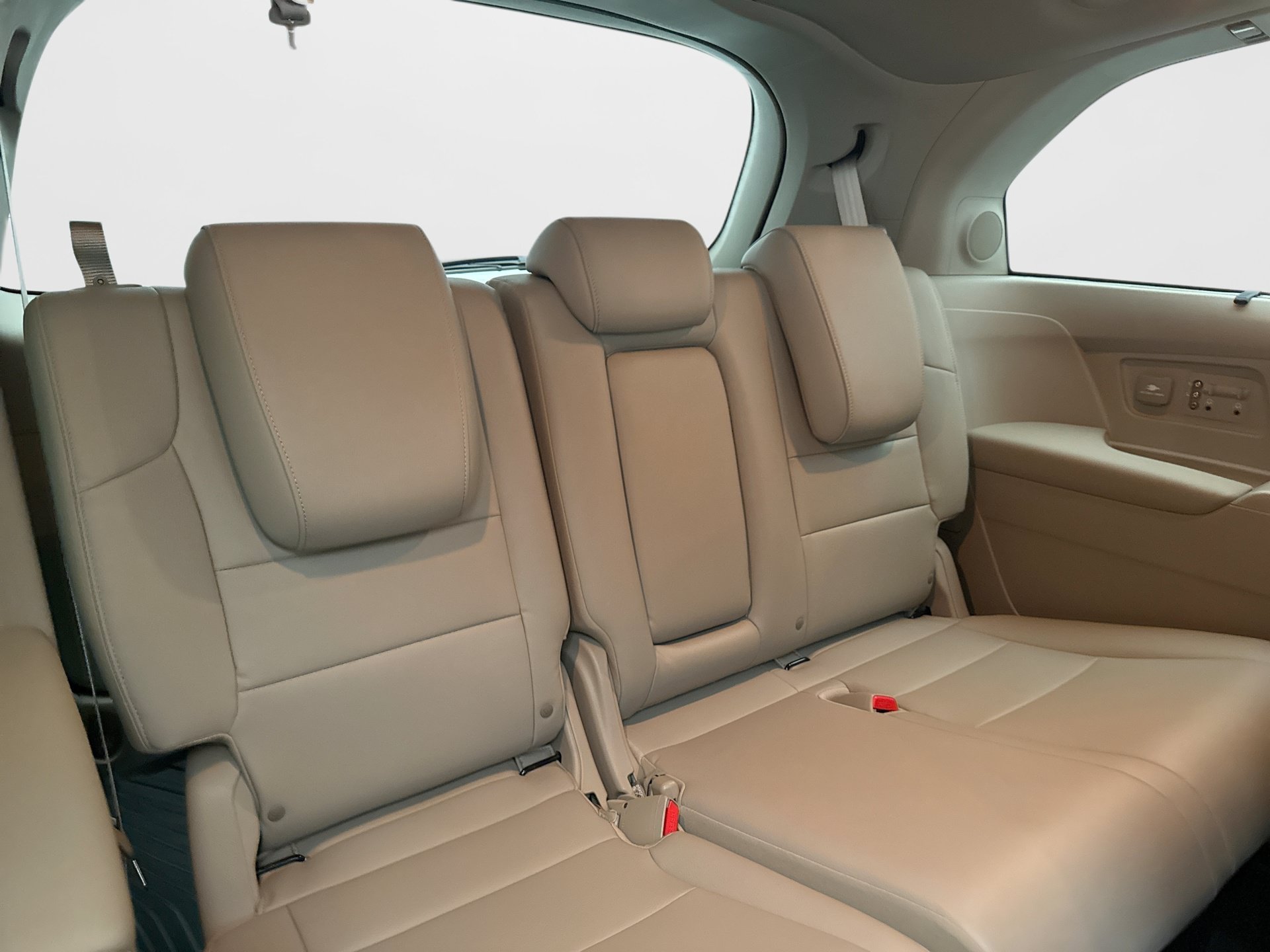 Used 2016 Honda Odyssey Touring Elite image 21