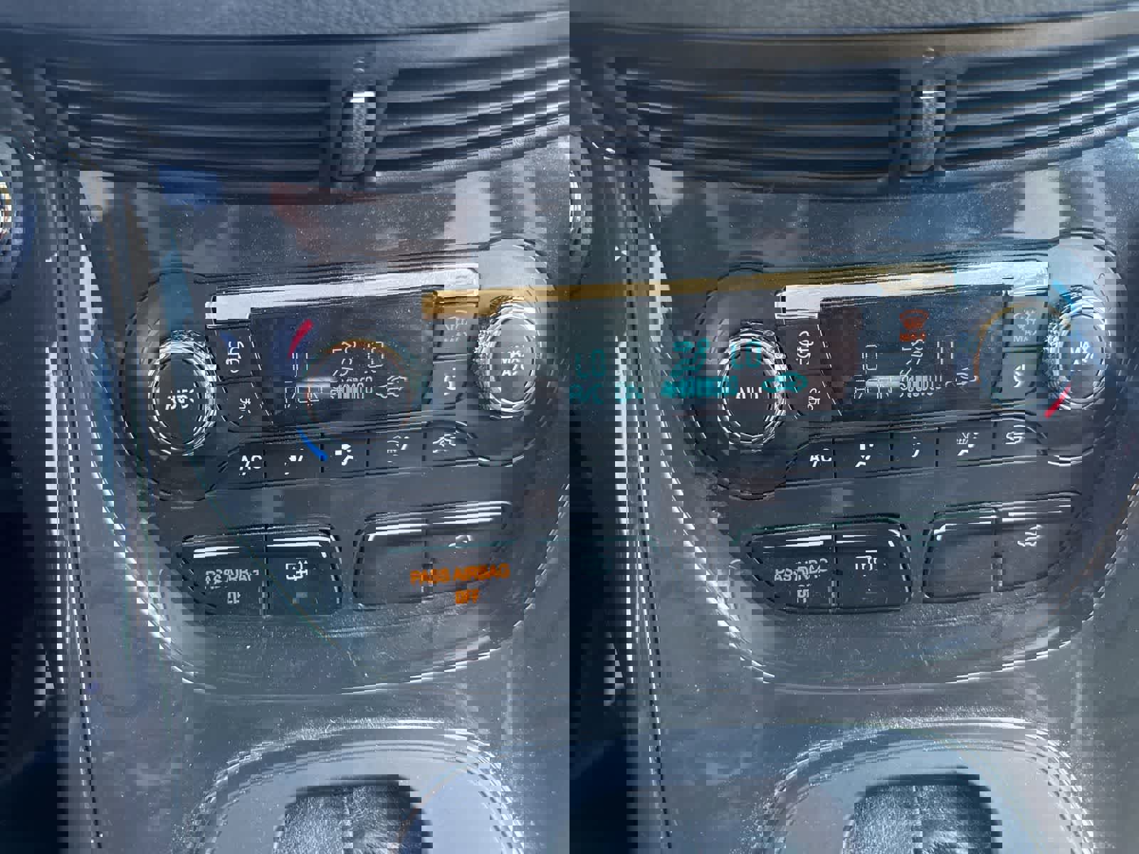 Used 2015 Ford Escape Titanium image 24