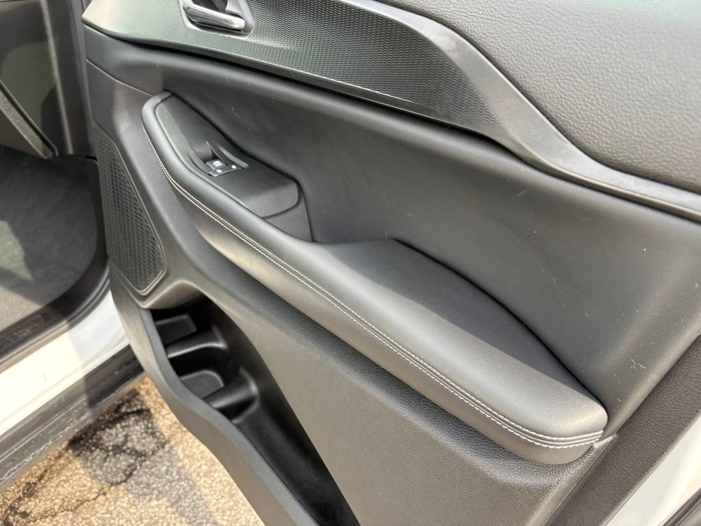 Used 2024 Jeep Grand Cherokee Altitude AWD/4WD image 11