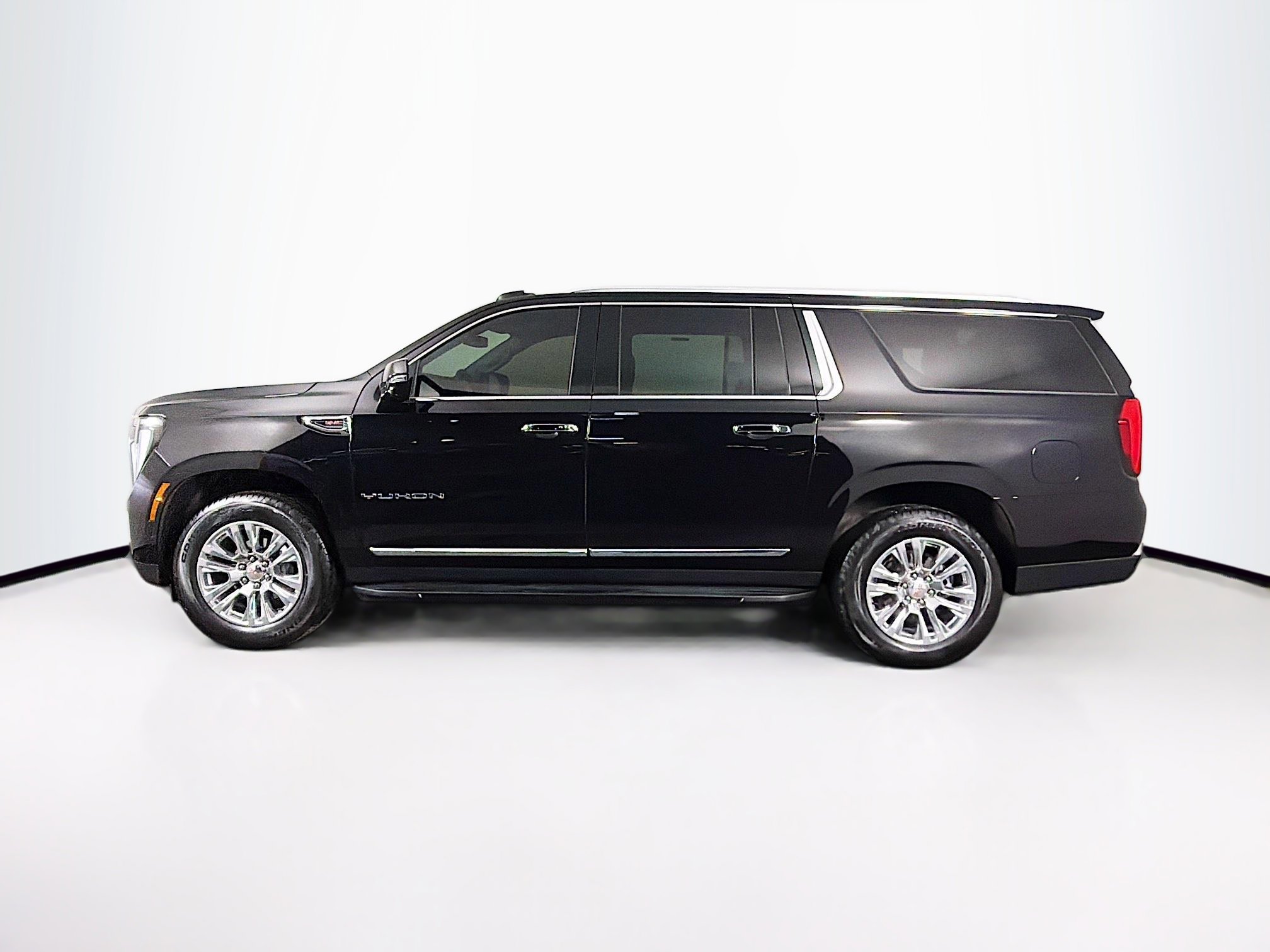 Used 2025 GMC Yukon XL Elevation image 5