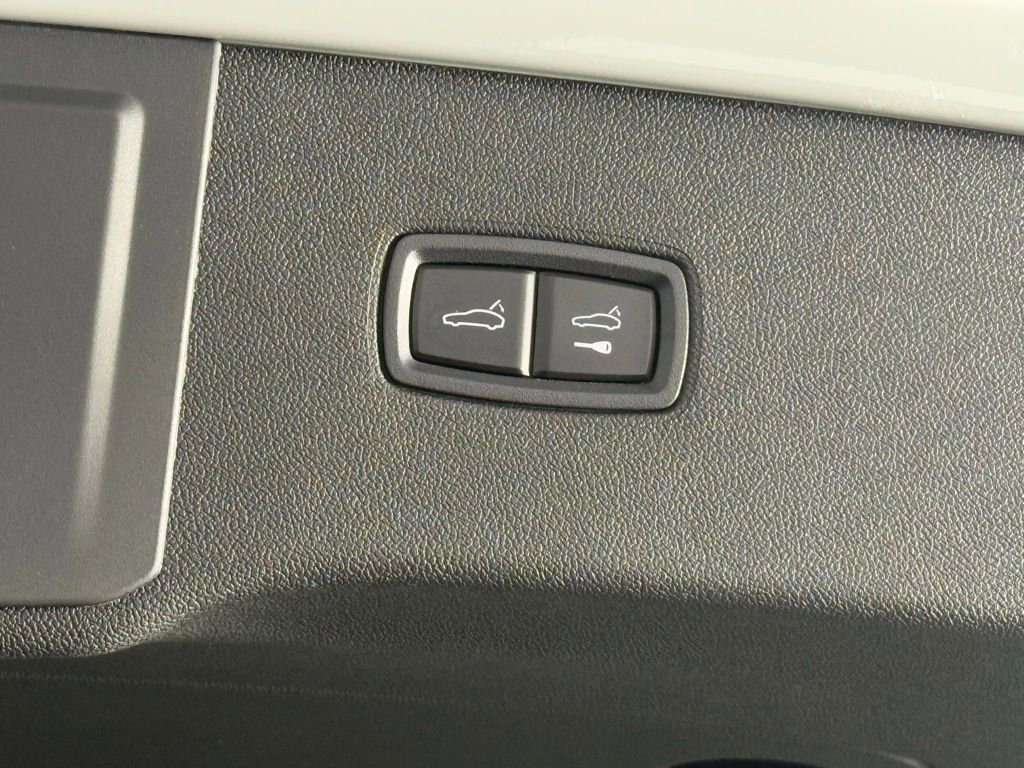 New 2026 Porsche Cayenne image 18