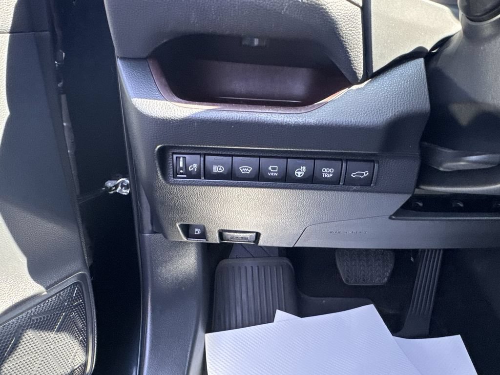 Used 2023 Toyota RAV4 Limited AWD/4WD image 20