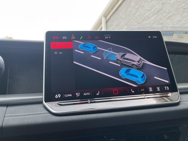 New 2026 Volkswagen Tiguan SE R-Line FWD image 17