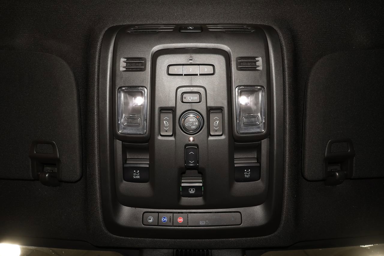 Certified 2023 GMC Yukon XL Denali w/ Advanced Technology Package AWD/4WD image 37