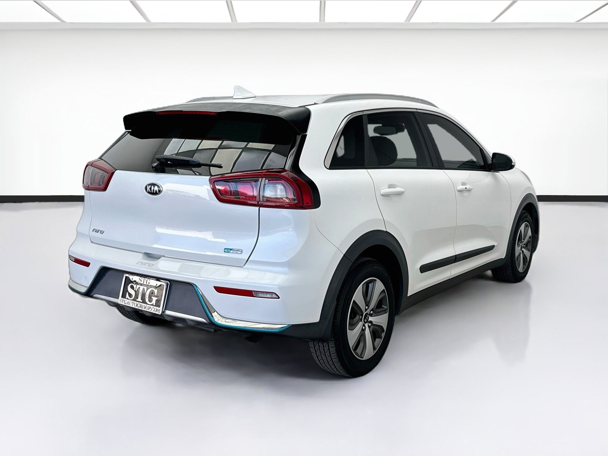 Used 2018 Kia Niro EX FWD image 4