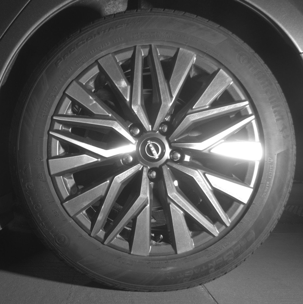 Used 2025 Nissan Altima 2.5 SV FWD image 14