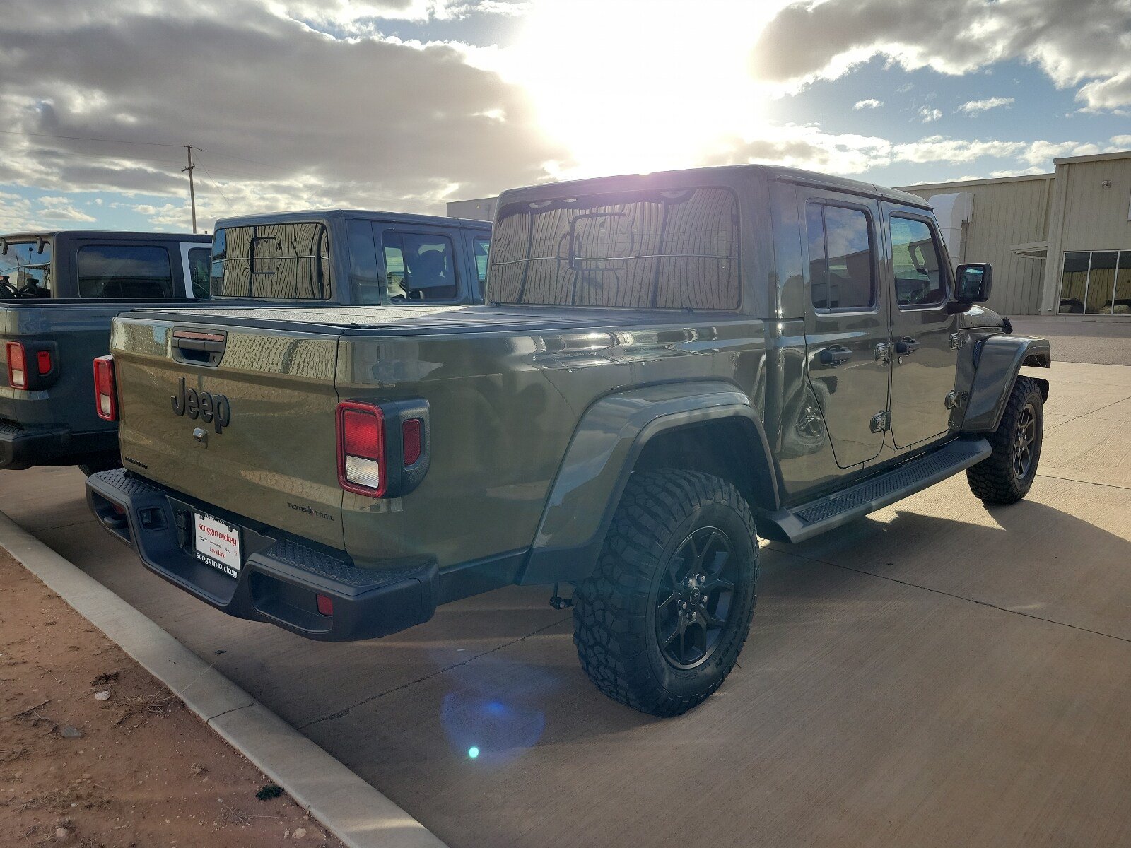 New 2026 Jeep Gladiator Sport AWD/4WD image 4