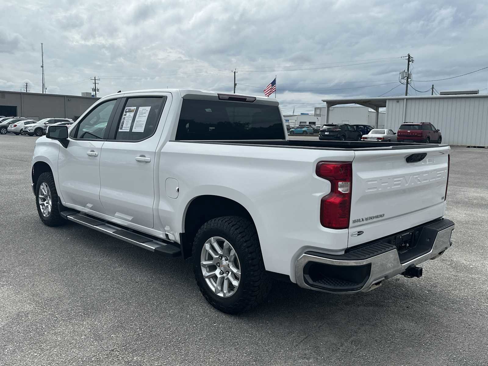 Used 2025 Chevrolet Silverado 1500 LT AWD/4WD image 6