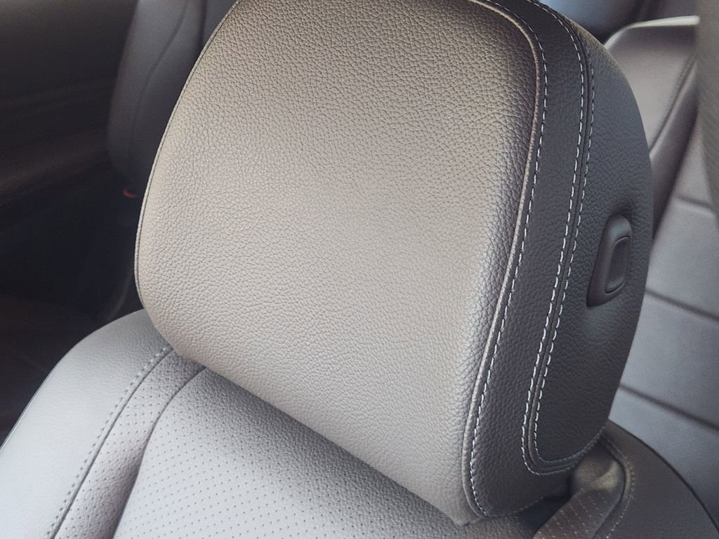 Used 2021 Mercedes-Benz GLS 450 4MATIC image 24