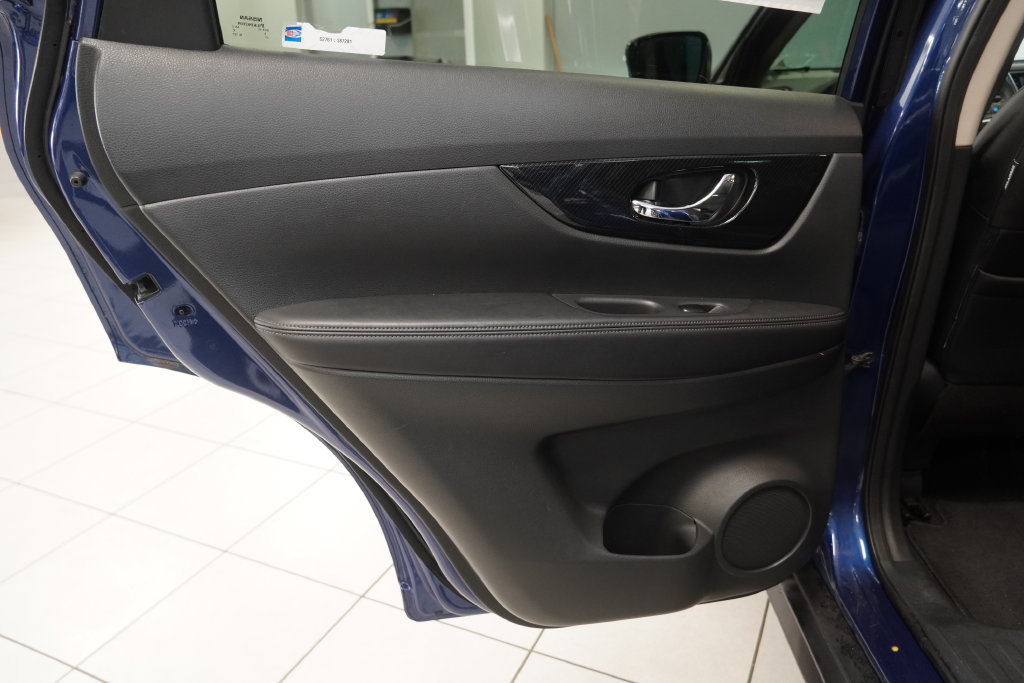 Used 2019 Nissan Rogue SL w/ Premium Package AWD/4WD image 25