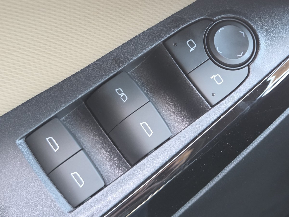 New 2027 Chevrolet Equinox ACTIV AWD/4WD image 38