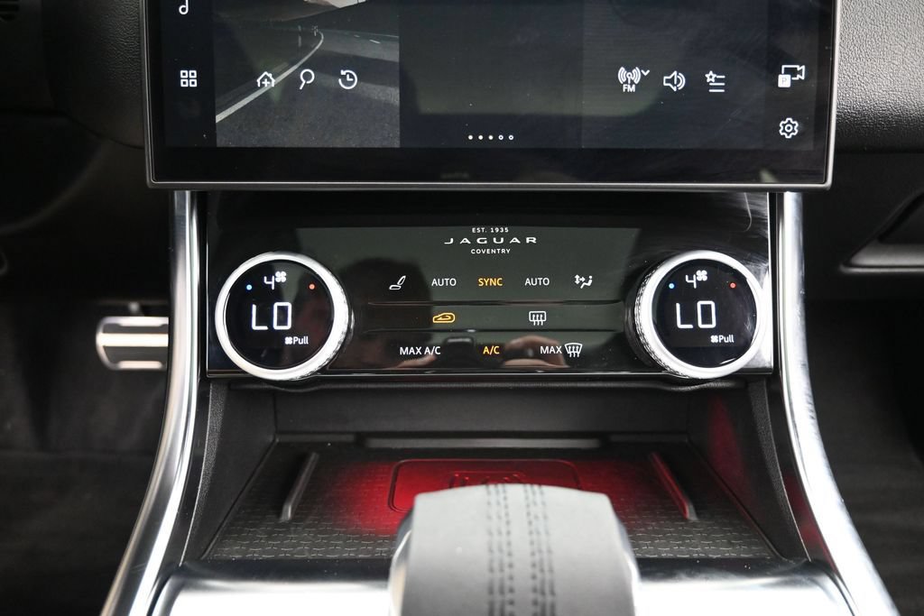 Certified 2024 Jaguar XF R-Dynamic SE AWD/4WD image 27