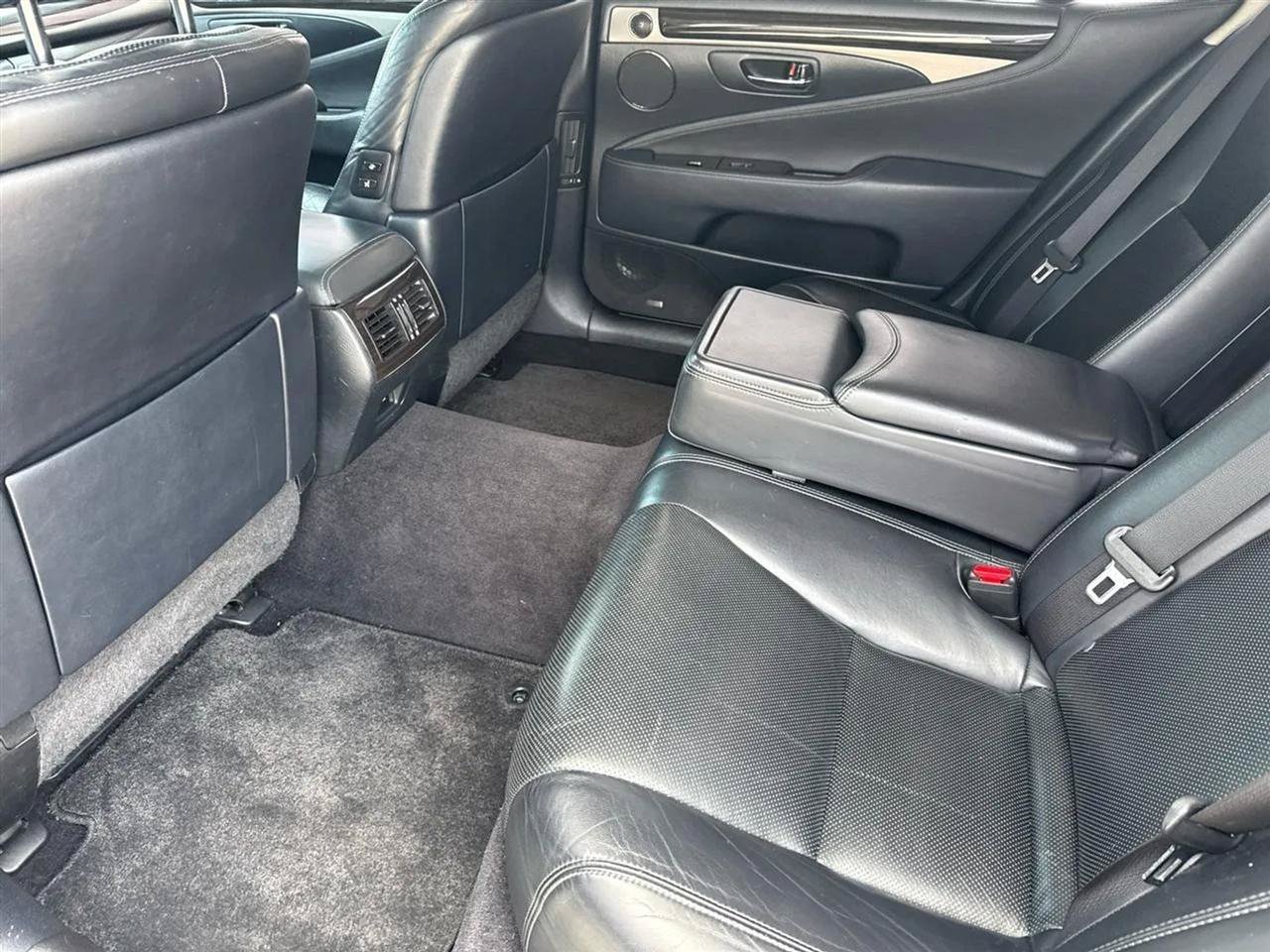 Used 2013 Lexus LS 460 L w/ Preferred Accessory Package RWD image 43