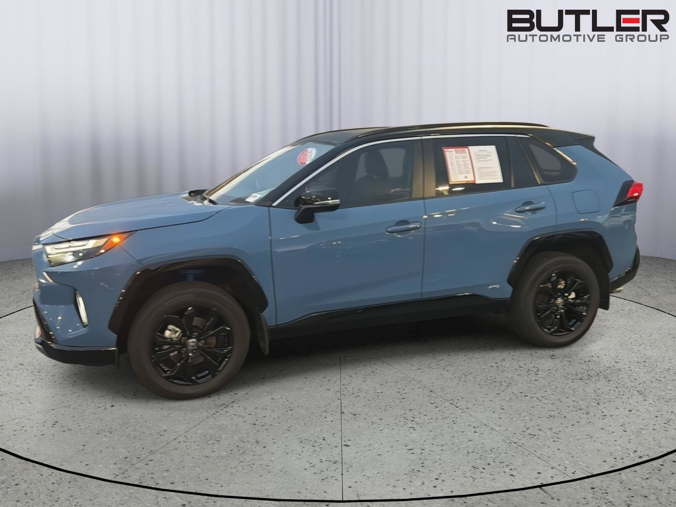 Certified 2025 Toyota RAV4 XSE w/ Weather Package AWD/4WD image 3