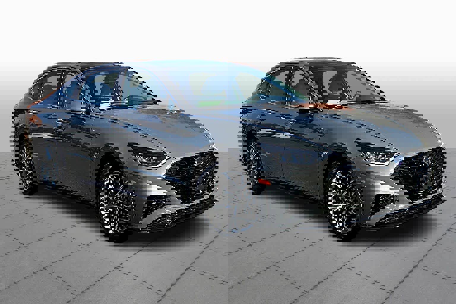 Used 2023 Hyundai Sonata SEL w/ Convenience Package image 2