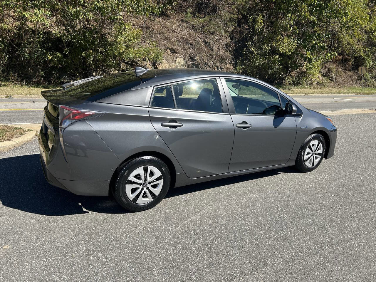 Used 2017 Toyota Prius Two image 8