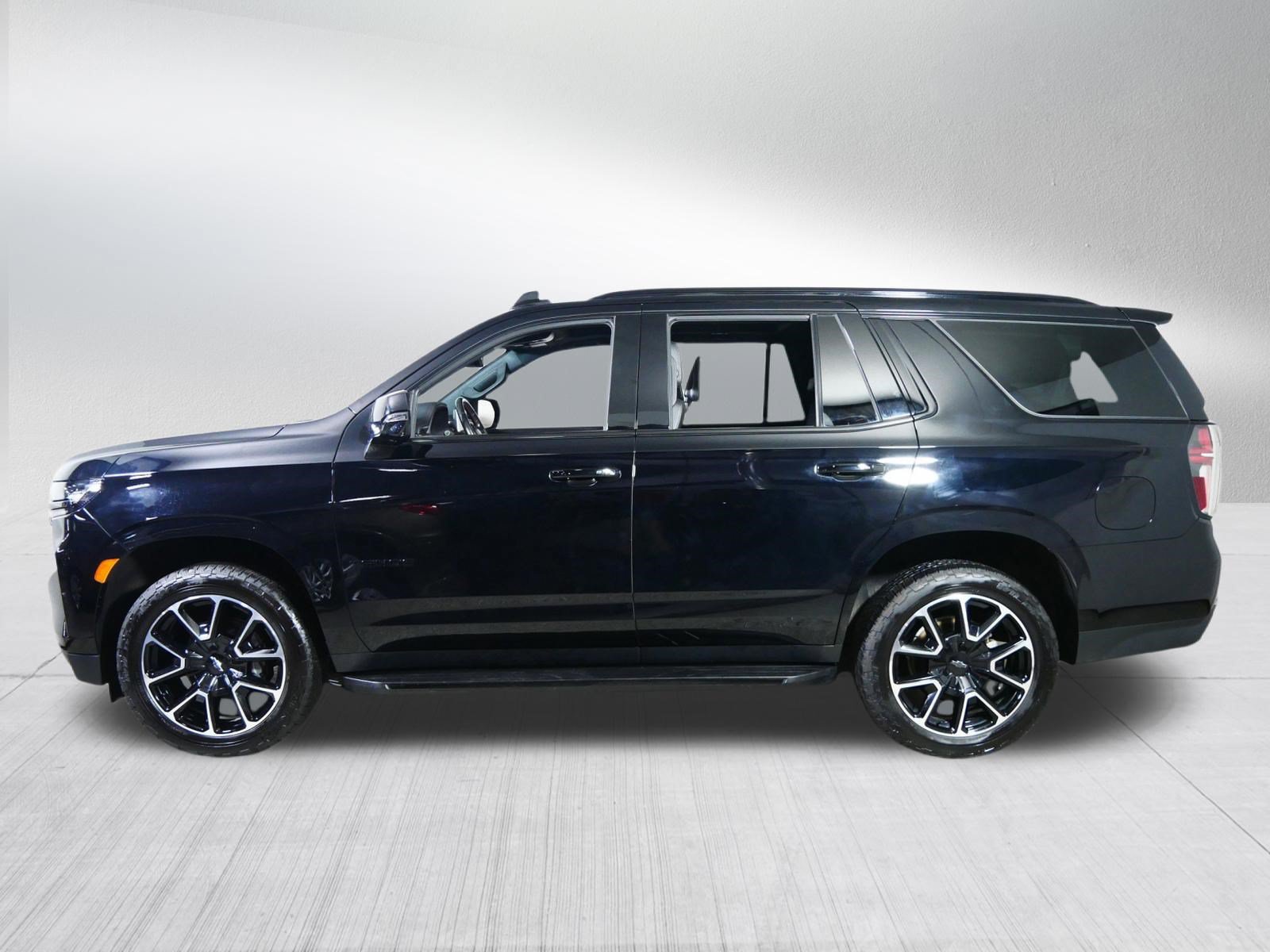 Used 2022 Chevrolet Tahoe RST w/ Luxury Package AWD/4WD image 4