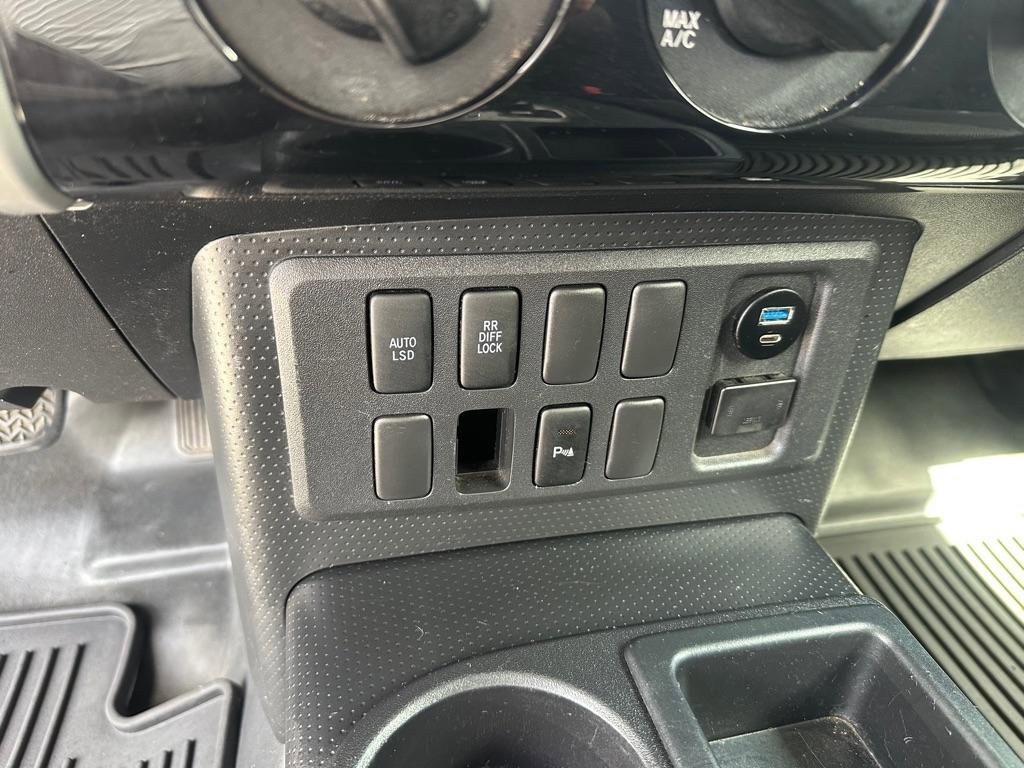 Used 2007 Toyota FJ Cruiser 2WD image 17