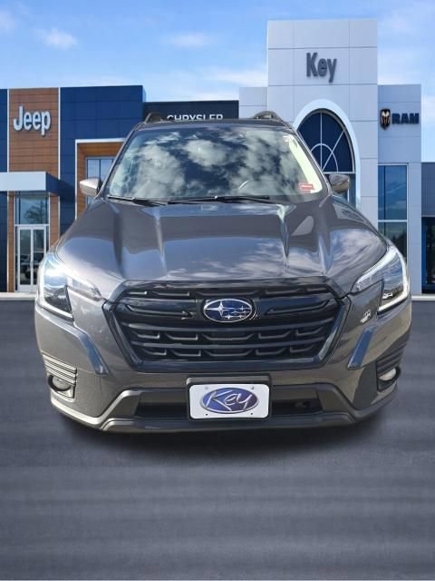 Used 2023 Subaru Forester Premium AWD/4WD image 2