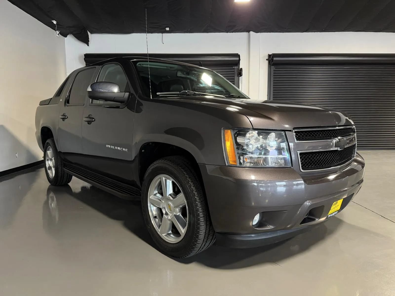 Used 2010 Chevrolet Avalanche LT w/ Luxury Package RWD image 3