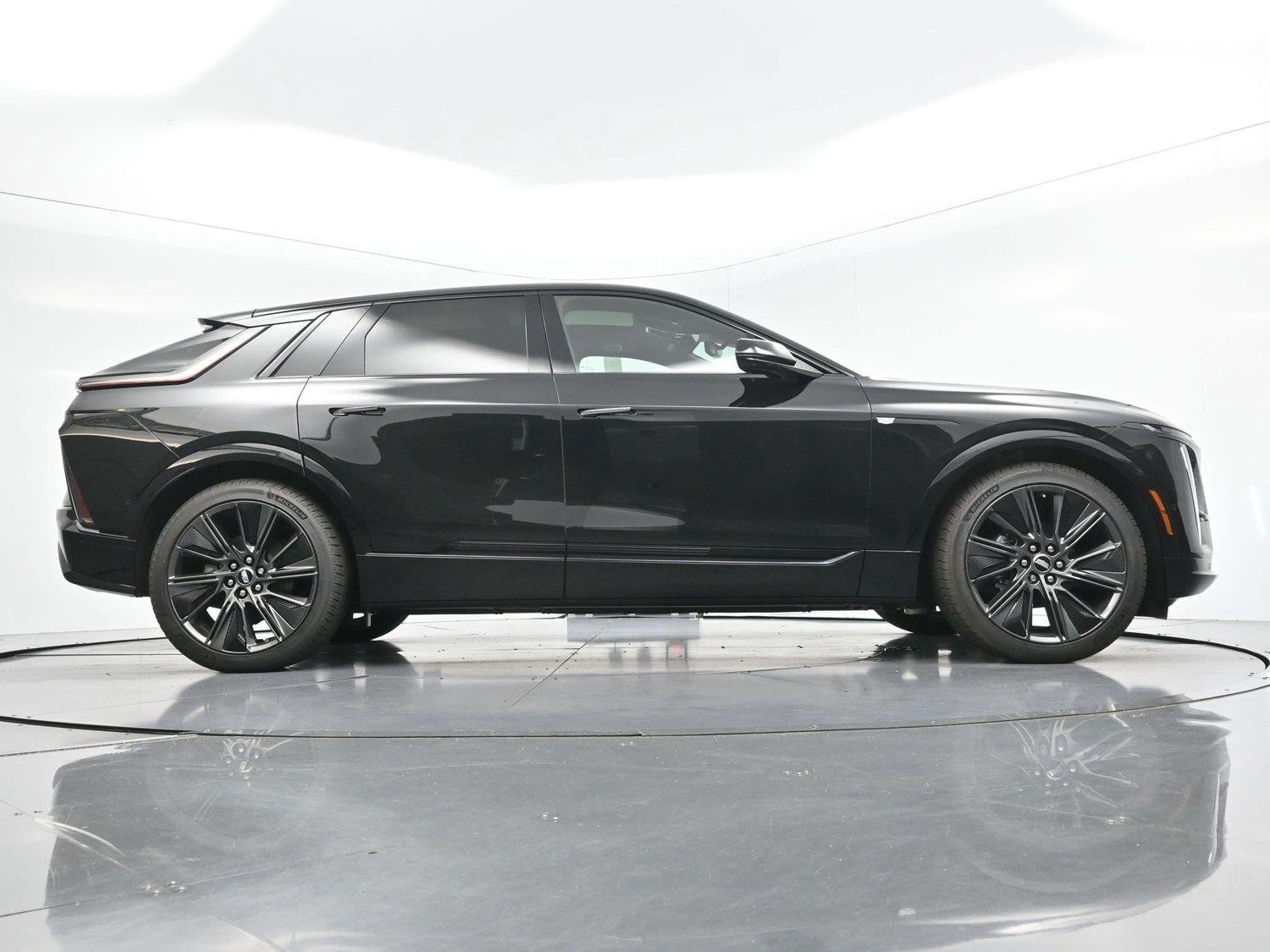 New 2027 Cadillac Lyriq Signature Sport AWD/4WD image 49