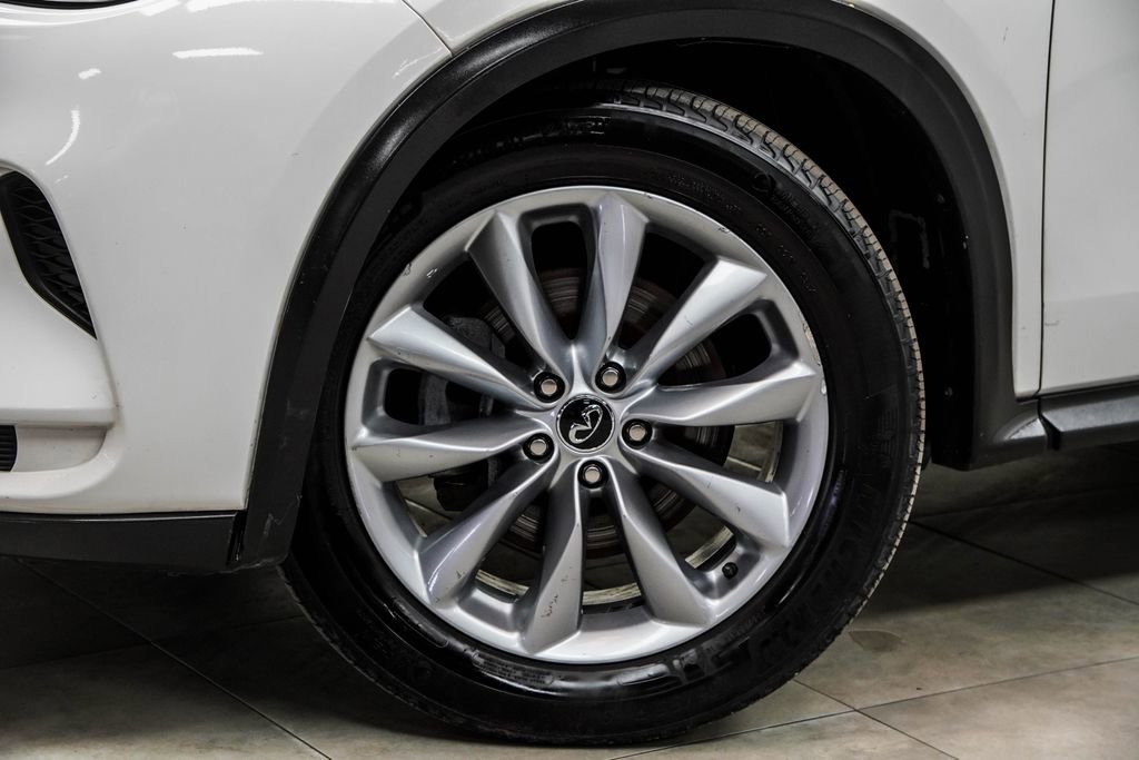 Used 2019 INFINITI QX50 Pure FWD image 3