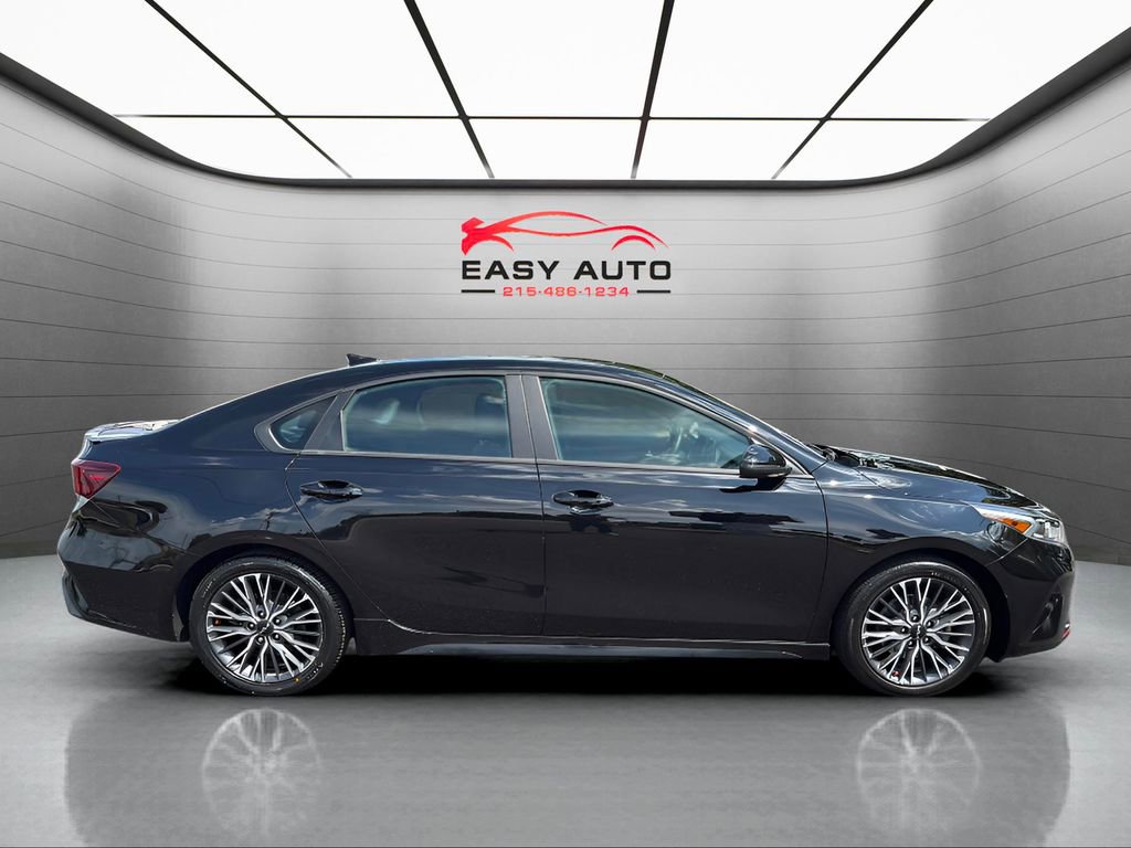 Used 2022 Kia Forte GT-Line w/ GT-Line Premium Package image 4