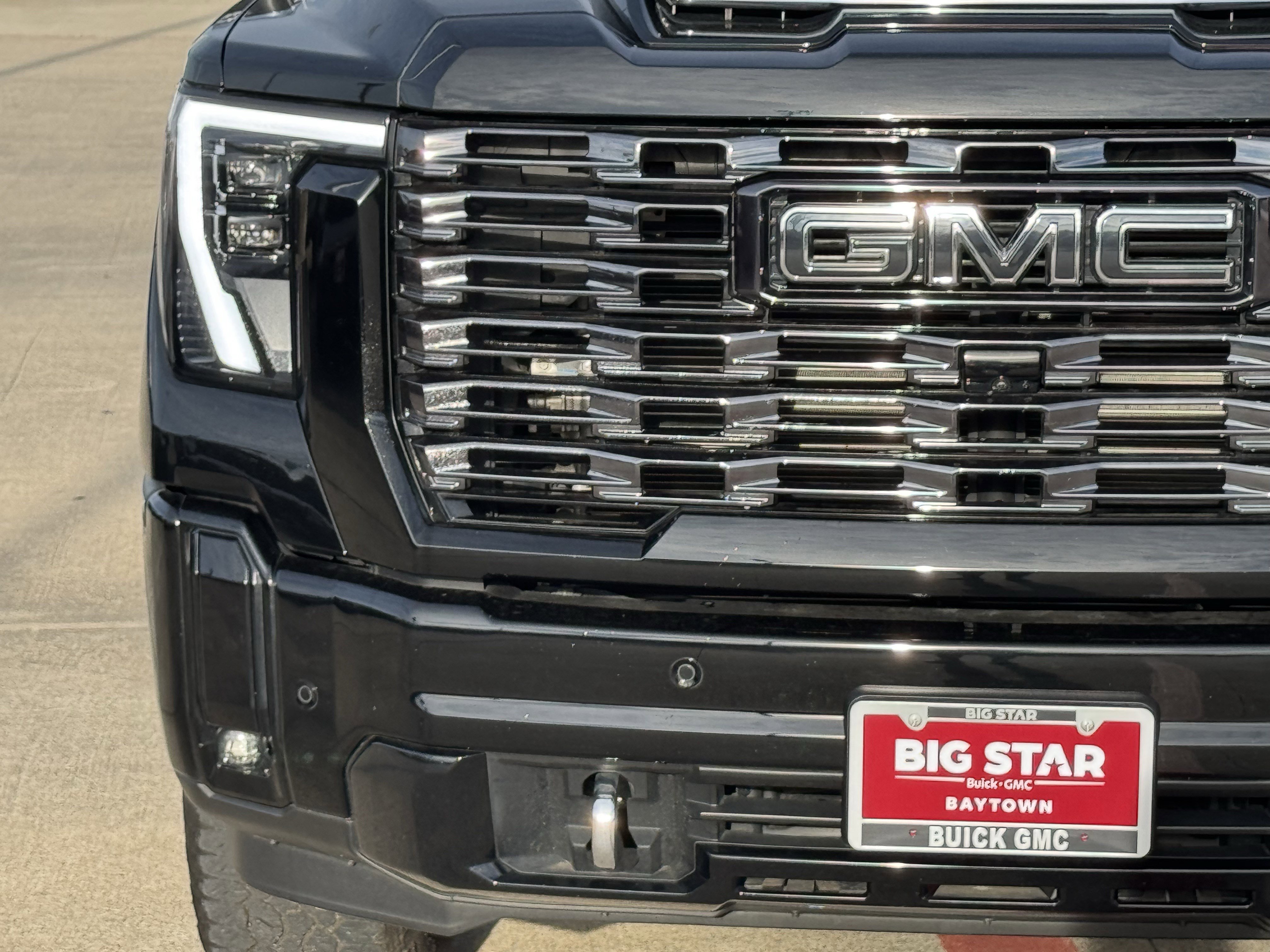 Used 2025 GMC Sierra 2500 Denali Ultimate image 6
