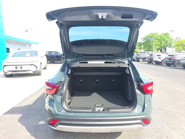 New 2026 Chevrolet Trax LT w/ Driver Confidence Package FWD image 31