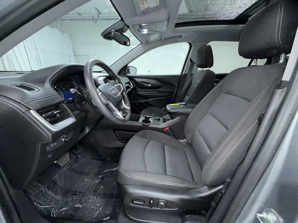 Used 2023 GMC Terrain SLE w/ Driver Convenience Package AWD/4WD image 4