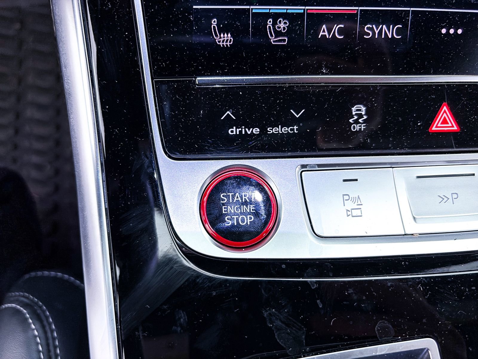 Used 2023 Audi SQ8 Prestige AWD/4WD image 27