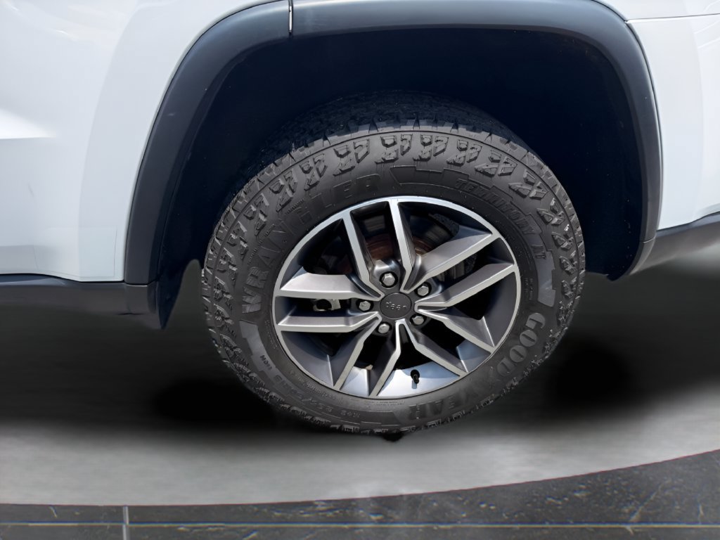 Used 2020 Jeep Grand Cherokee Laredo w/ Quick Order Package 2BN North AWD/4WD image 10
