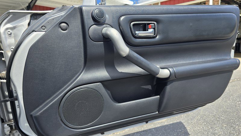 Used 2001 Toyota MR2 image 41