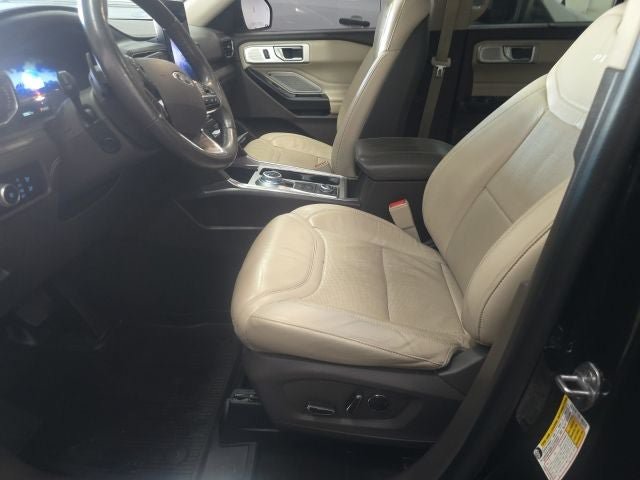 Used 2020 Ford Explorer Platinum w/ Premium Technology Package AWD/4WD image 17