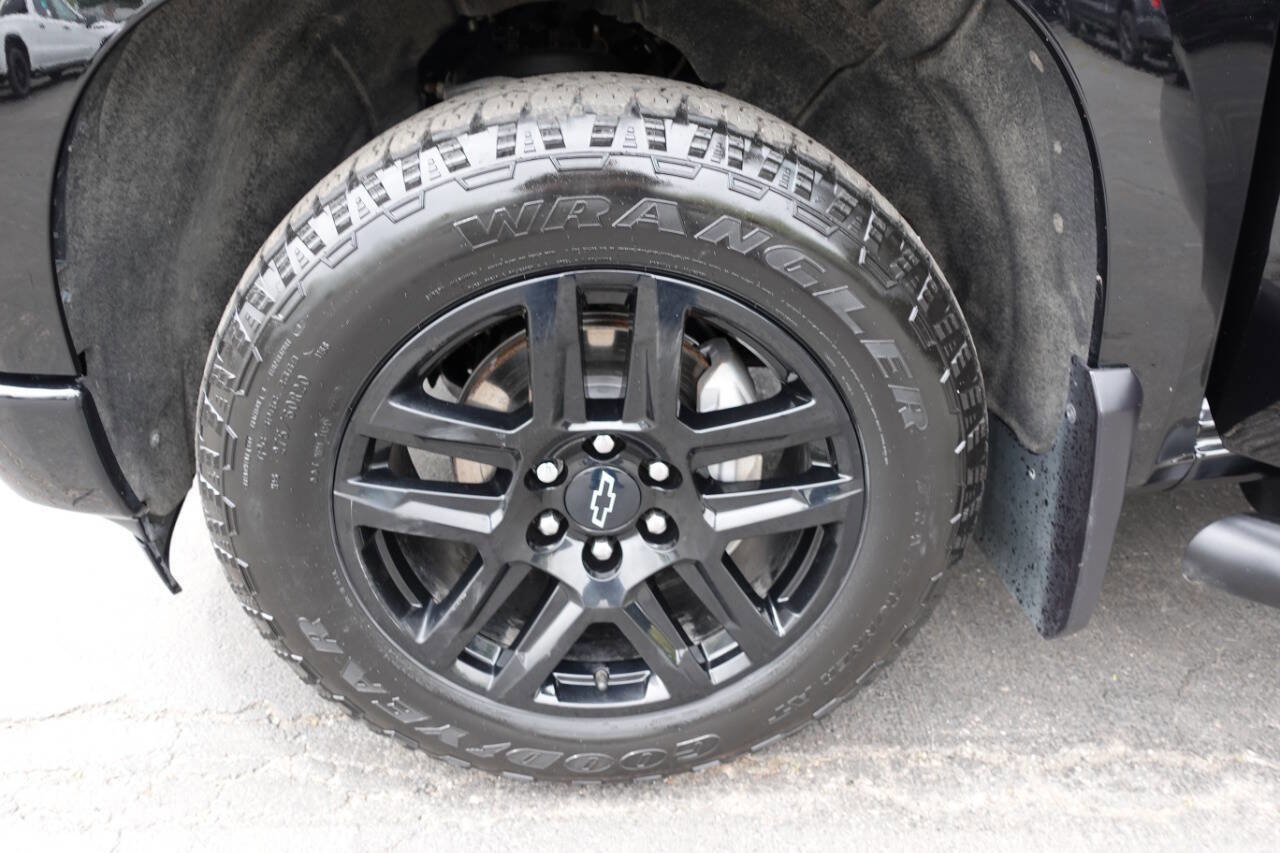 Used 2024 Chevrolet Silverado 1500 Custom AWD/4WD image 47