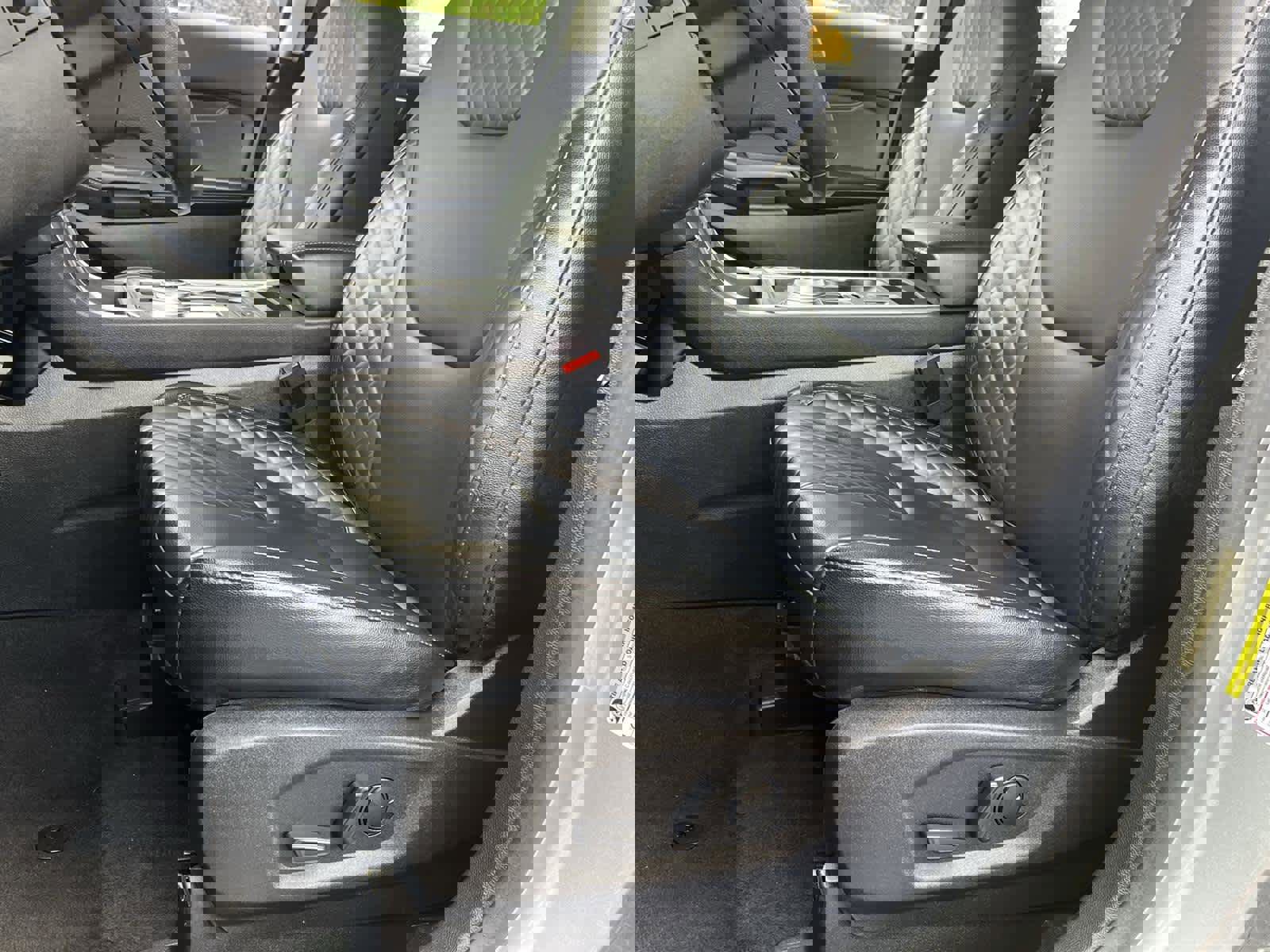 Used 2024 Ford Edge Titanium image 12