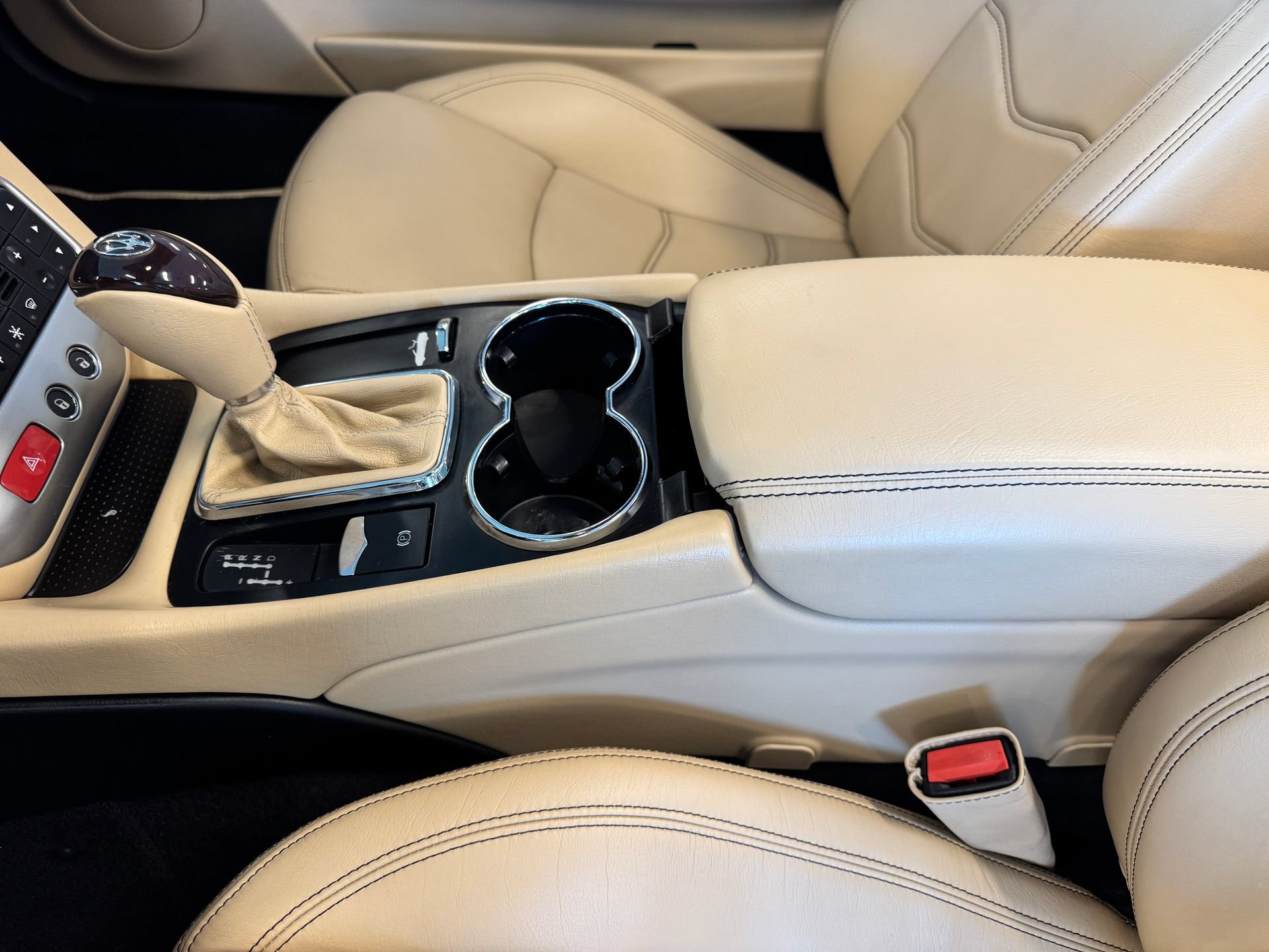 Used 2014 Maserati GranTurismo Convertible RWD image 47