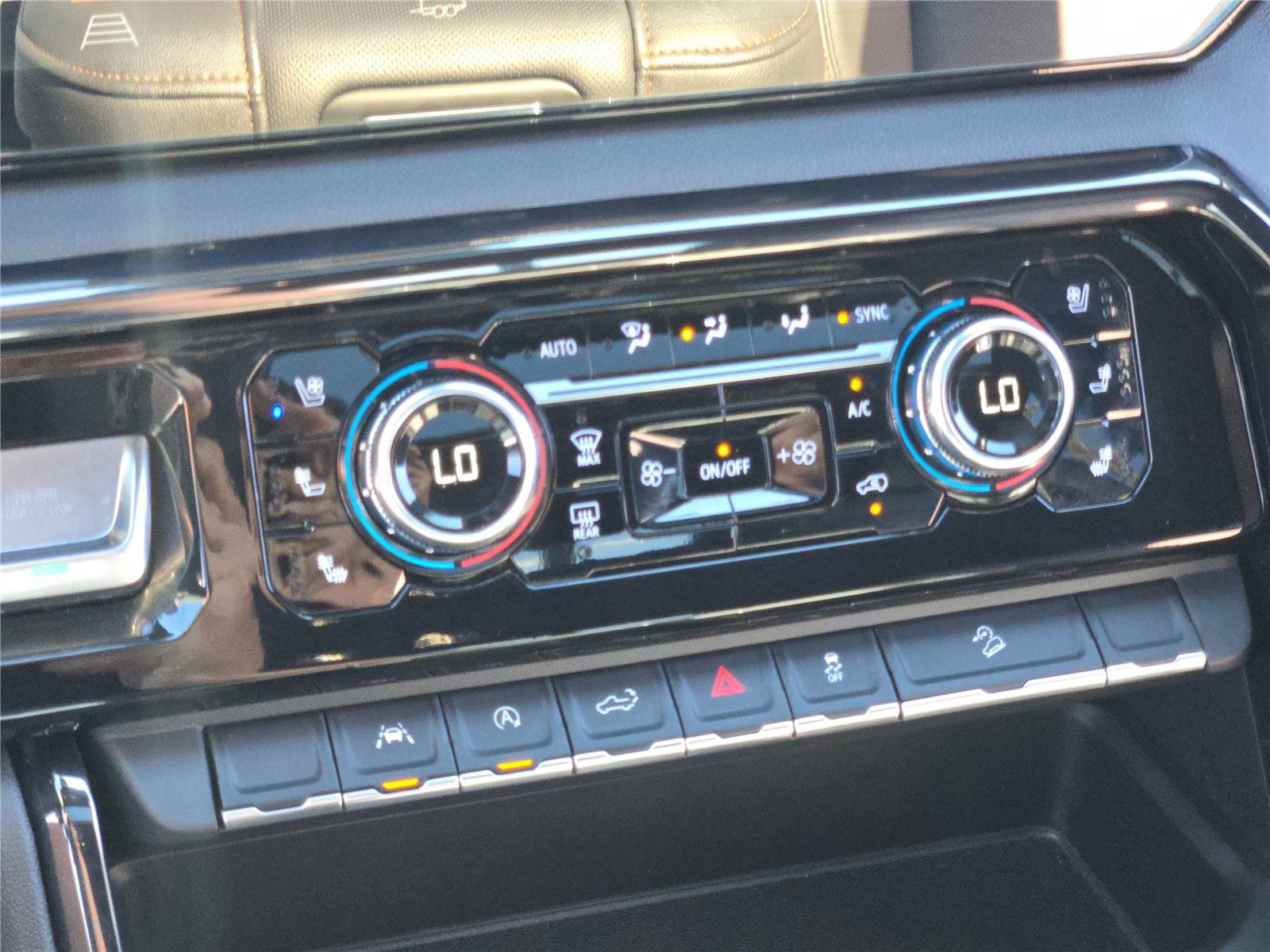 Used 2022 GMC Sierra 1500 AT4 w/ AT4 Preferred Package image 32