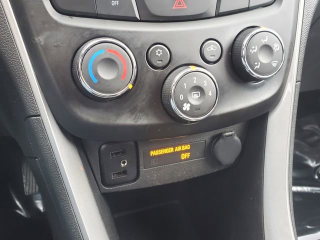 Certified 2022 Chevrolet Trax LT w/ LT Convenience Package image 32